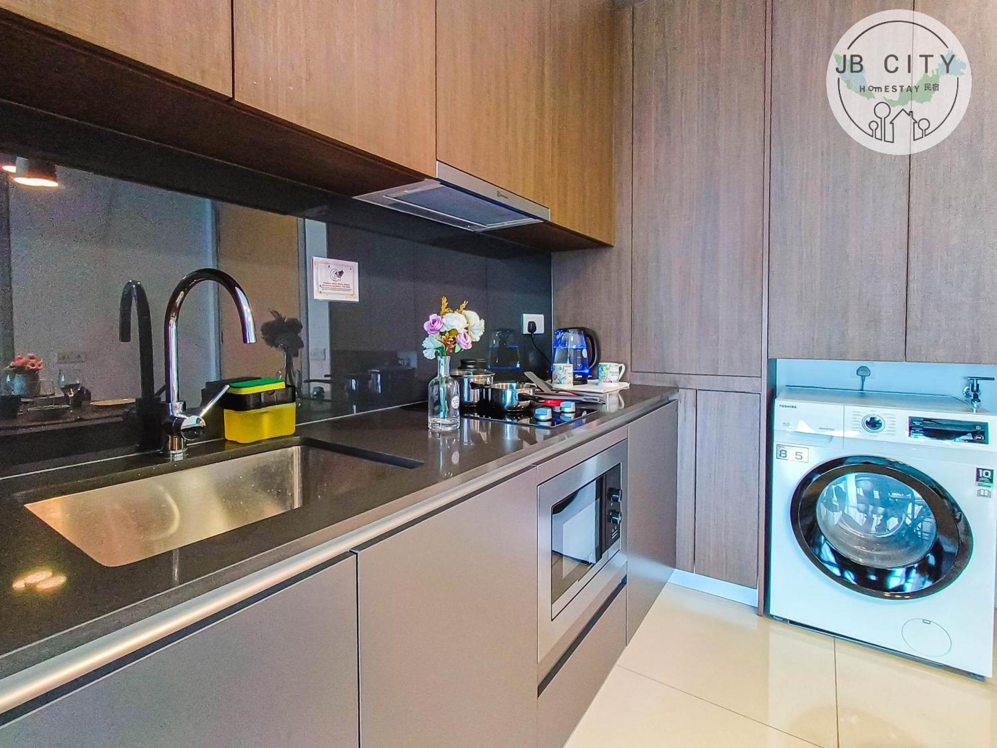 Grand Medini By Rr Jbcity นุสาจายา ภายนอก รูปภาพ