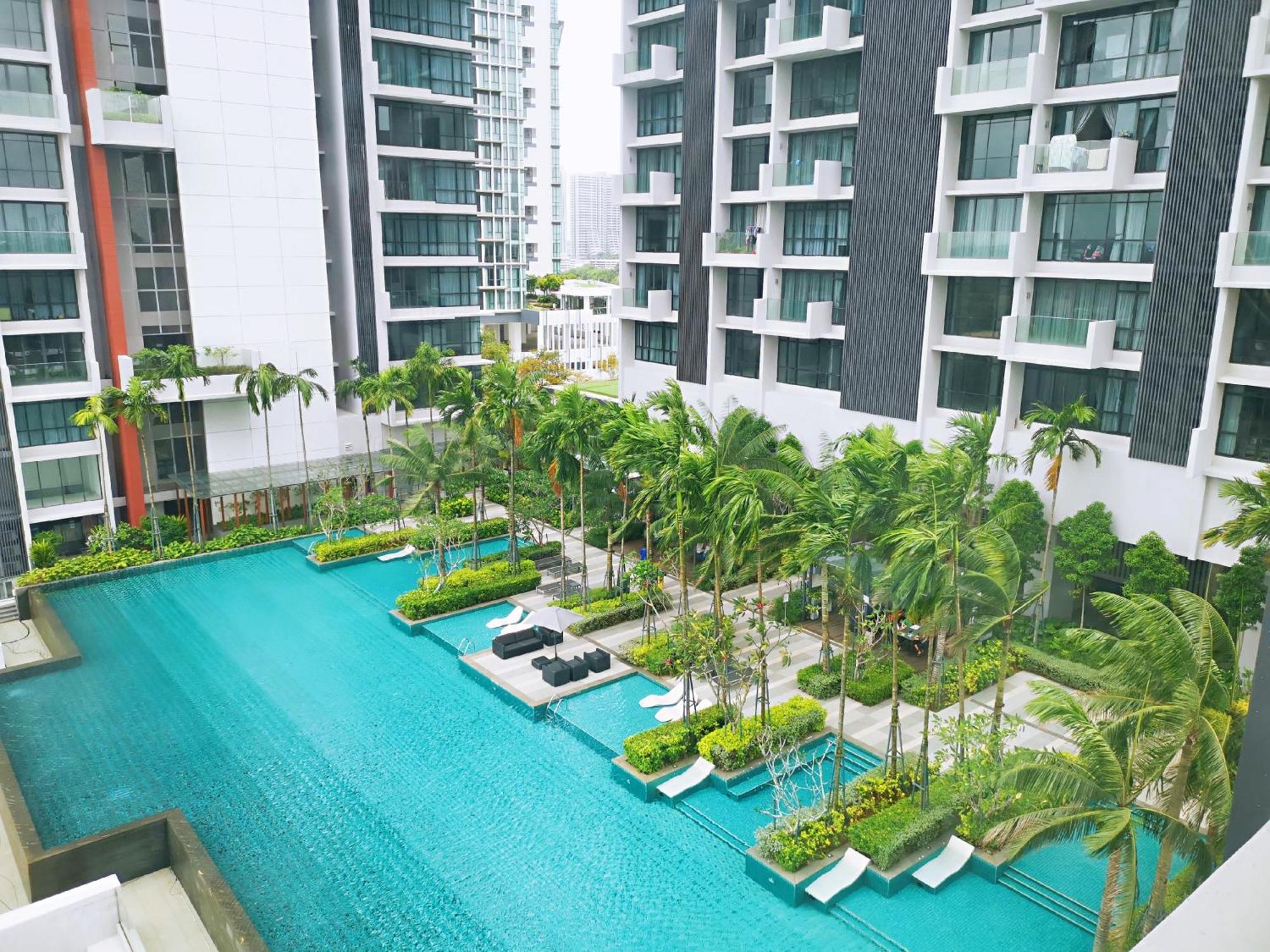 Grand Medini By Rr Jbcity นุสาจายา ภายนอก รูปภาพ