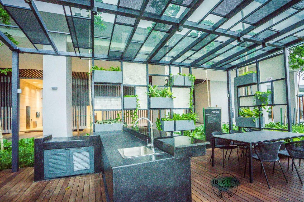 Grand Medini By Rr Jbcity นุสาจายา ภายนอก รูปภาพ