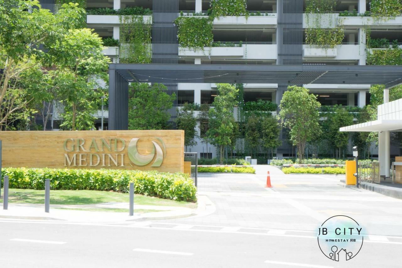 Grand Medini By Rr Jbcity นุสาจายา ภายนอก รูปภาพ