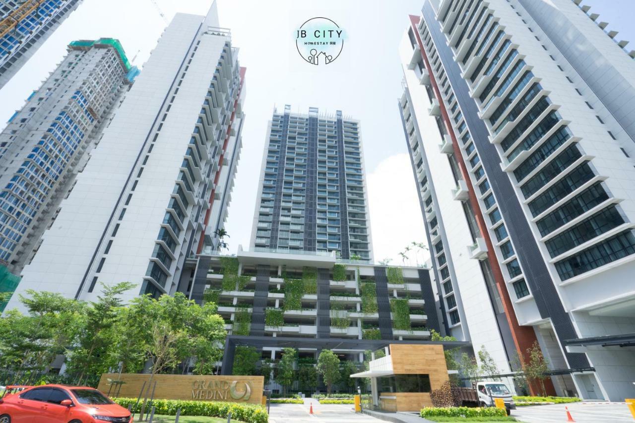 Grand Medini By Rr Jbcity นุสาจายา ภายนอก รูปภาพ